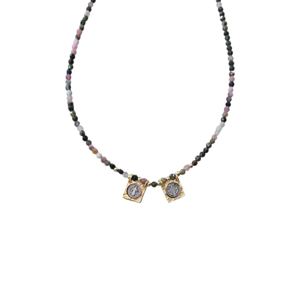 Collar de piedras naturales